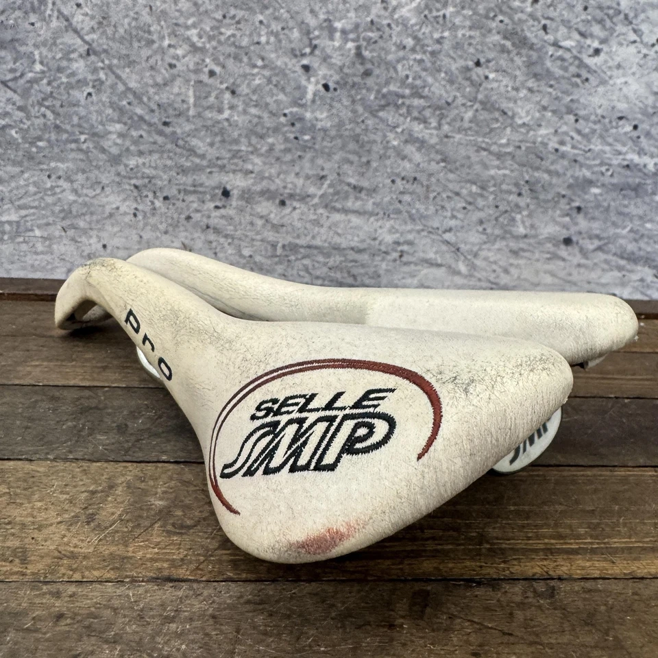 Sillín Selle SMP Pro blanco asiento de bicicleta de carretera hecho en Italia rieles de acero inoxidable de colección Foto 3 de 4
