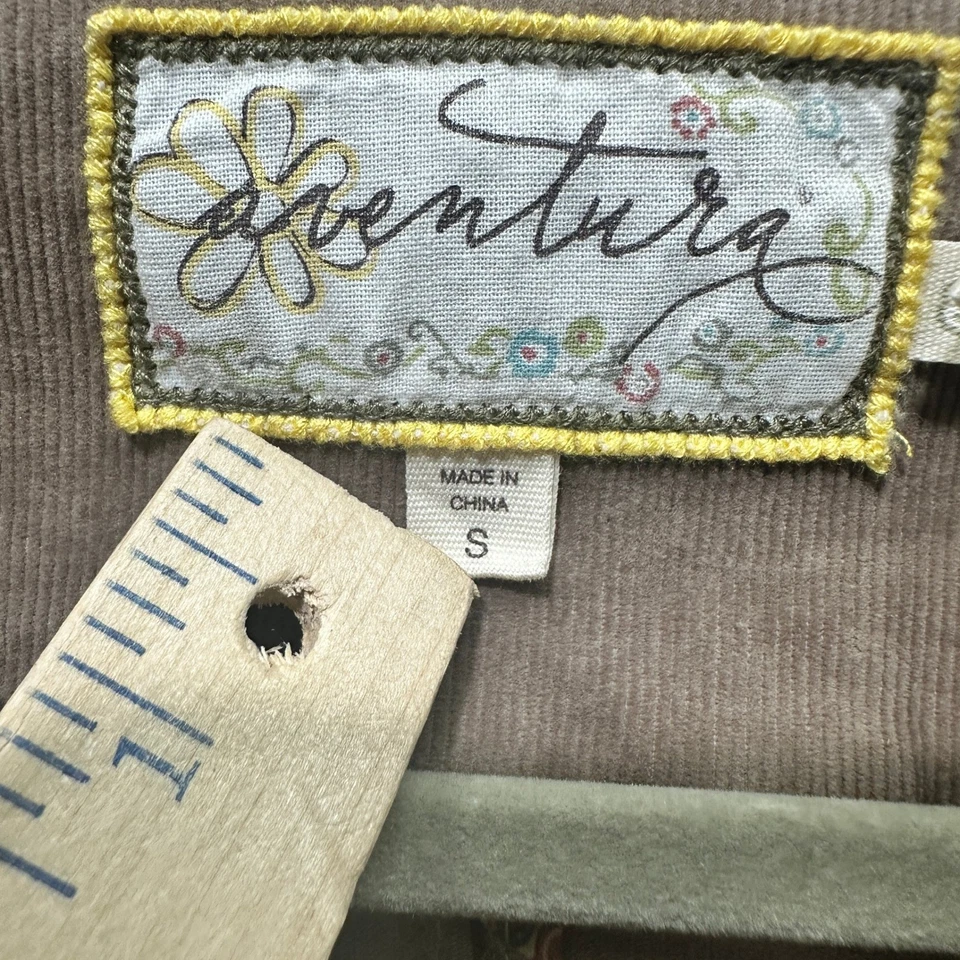 Chaqueta Aventura Mujer Pequeña Pana Marrón Algodón Orgánico Botón a Presión Foto 3 de 4