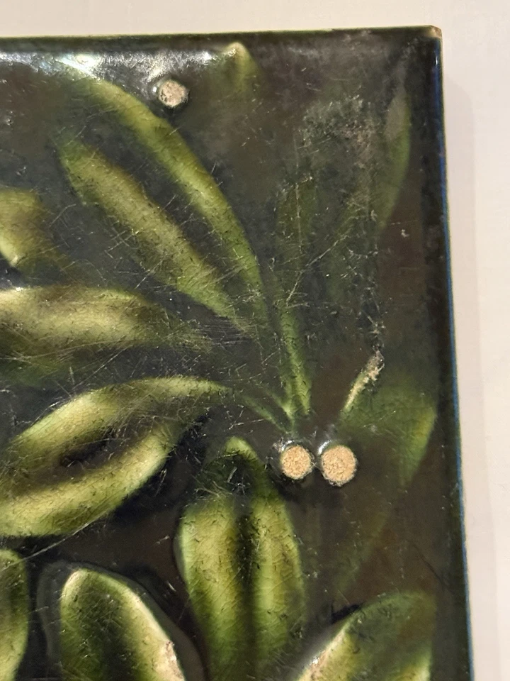 "Azulejo de mayólica antiguo esmalte de mayólica verde en relieve 6""" Foto 4 de 4