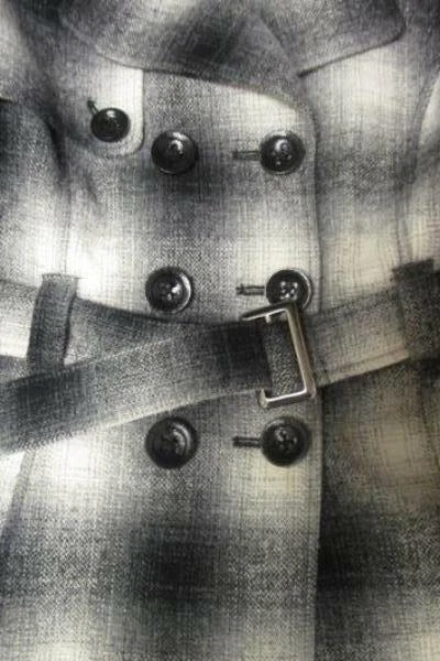 Chaquetón para mujer de Mackintosh negro blanco con cinturón talla PM Petite Foto 3 de 4