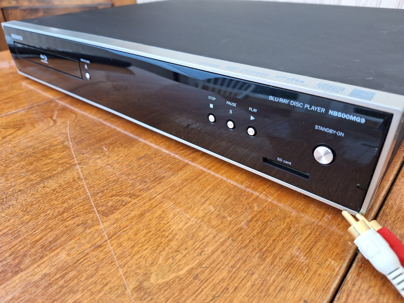 Magnavox Blu-Ray Player NB500MG9, Manual, Remote, Power Cord, HDMI and AV Cables