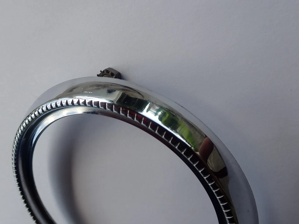 Beautiful Original 1955 1956 Ford Radio Chrome Bezel FDH-18842-A Nice ! - Image 4 of 4