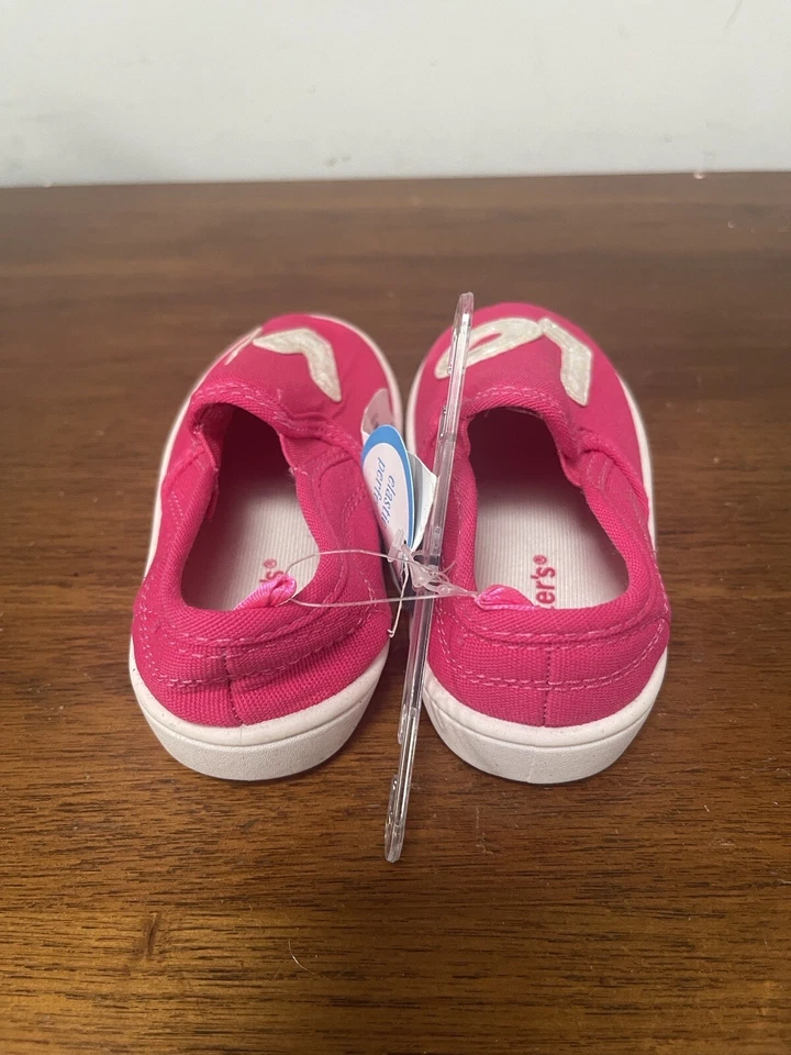 Zapatos sin cordones elásticos de lona con brillo Love rosa intenso talla 6 de Carter's para niñas pequeñas Foto 3 de 4