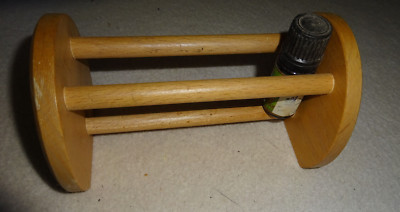 Holzständer, kleines Regal für z.B. ätherische Öle, Aufbewahrung