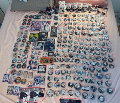 Bluelock Merch Button Figur