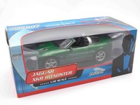 Beanstalk 10012 Jaguar XKR Roadster James Bond 007 1:18 In OVP - NEU