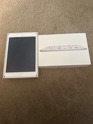 Apple iPad mini A1432 32 GB, Wi-Fi, 7.9 in - White/Silver