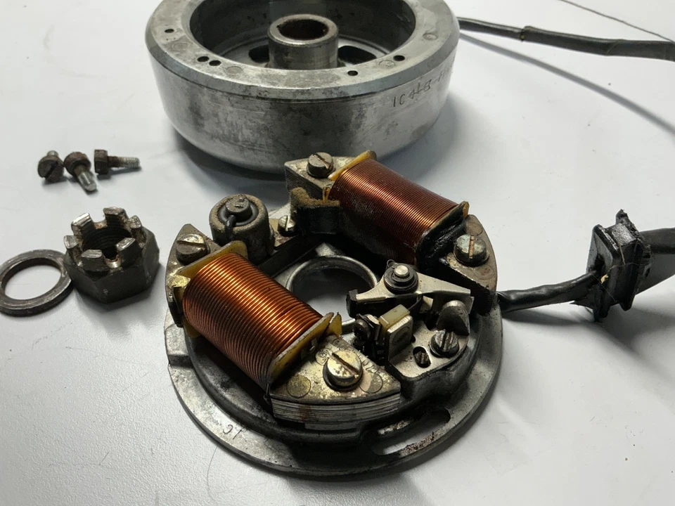 Bultaco Alpina JM 350 Sherpa OEM Puntos de Encendido Placa Volante Iluminación Bobinas Lo Foto 3 de 4