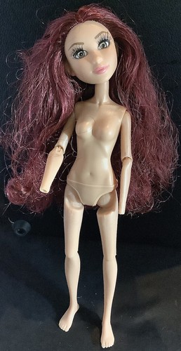 Muñeca desnuda MGA Bratz Bratzilla con pestañas como única - Imagen 4 de 8