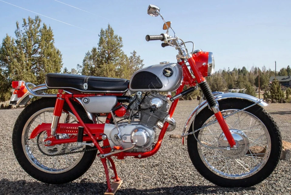 Riel de agarre Honda 250 CL72 62-65. Parachoques trasero Early Model 305 CL77 1965 banda de asiento Foto 2 de 4