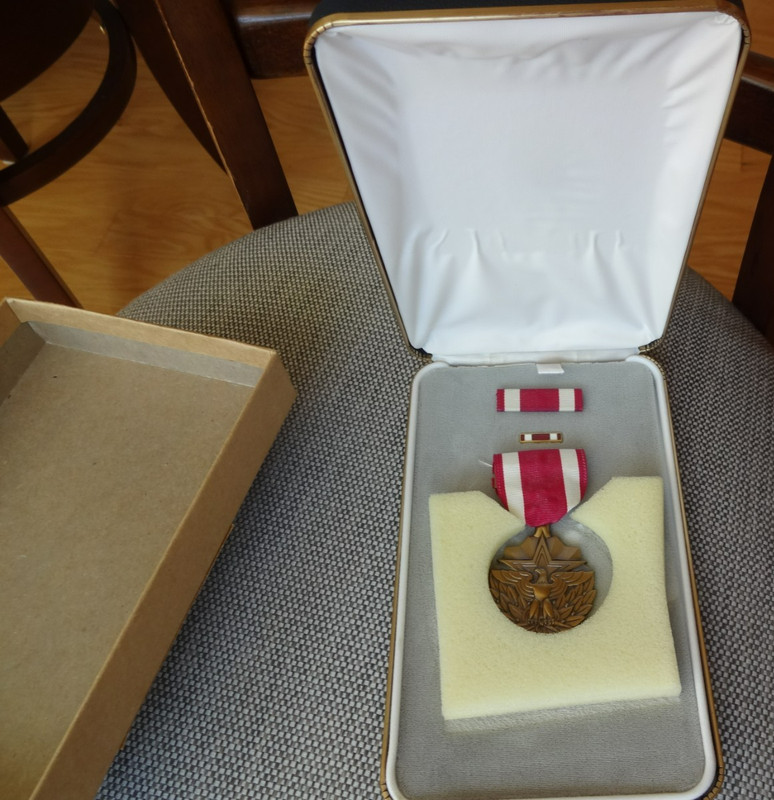 GENUINE U.S. MEDAL PRESENTATION SET MERITORIOUS SERVICE -Ribbon-Lapel-Medal NIB