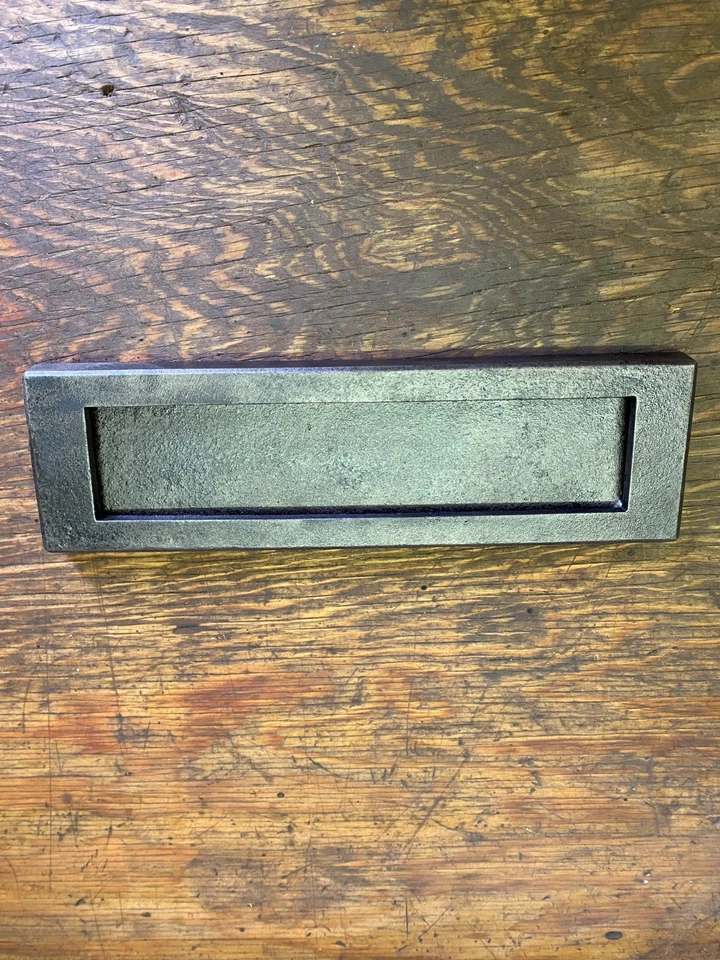 Ancienne Entrée boîte aux lettres en fonte ,estampillée RY - Photo 2/4