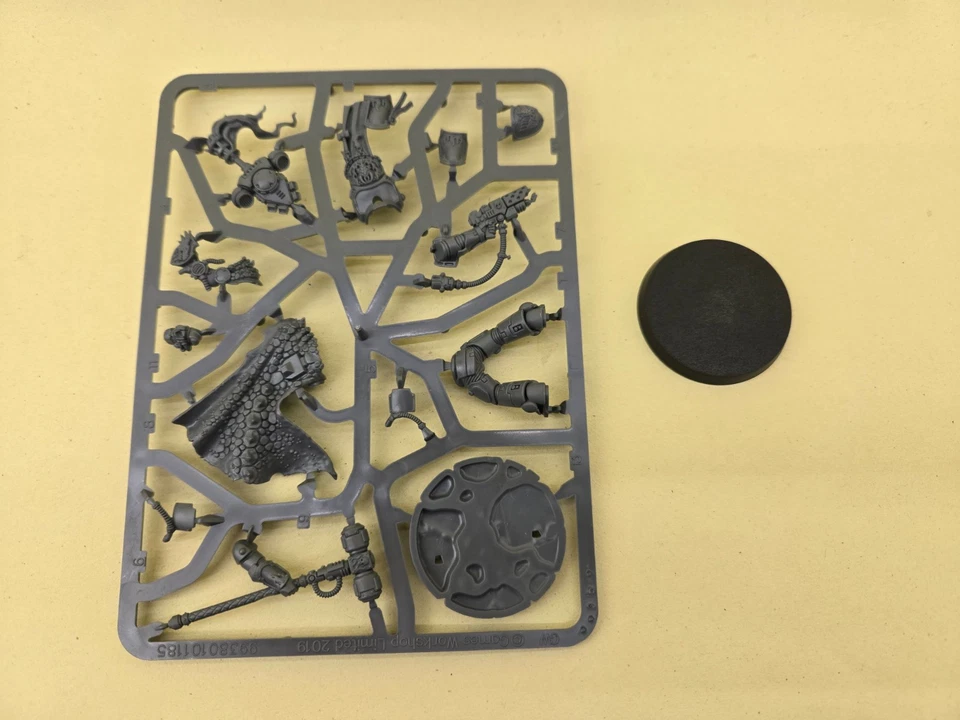 GAMES WORKSHOP Adrax Agatone - Salamanders - Space Marines - New on Sprue - 40k