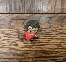 Harry Potter Mystery Pencil Topper S4 Harry Potter Quidditch Outfit On Broom