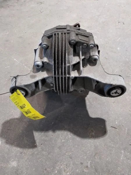 2010 Porsche Panamera 4.8L Rear Differential Carrier Fits 10-16 97035001111 Foto 2 de 4