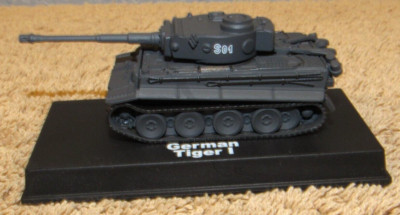 Unimax Forces of Valor German Tiger I Tank 1:144 Scale Green 2009