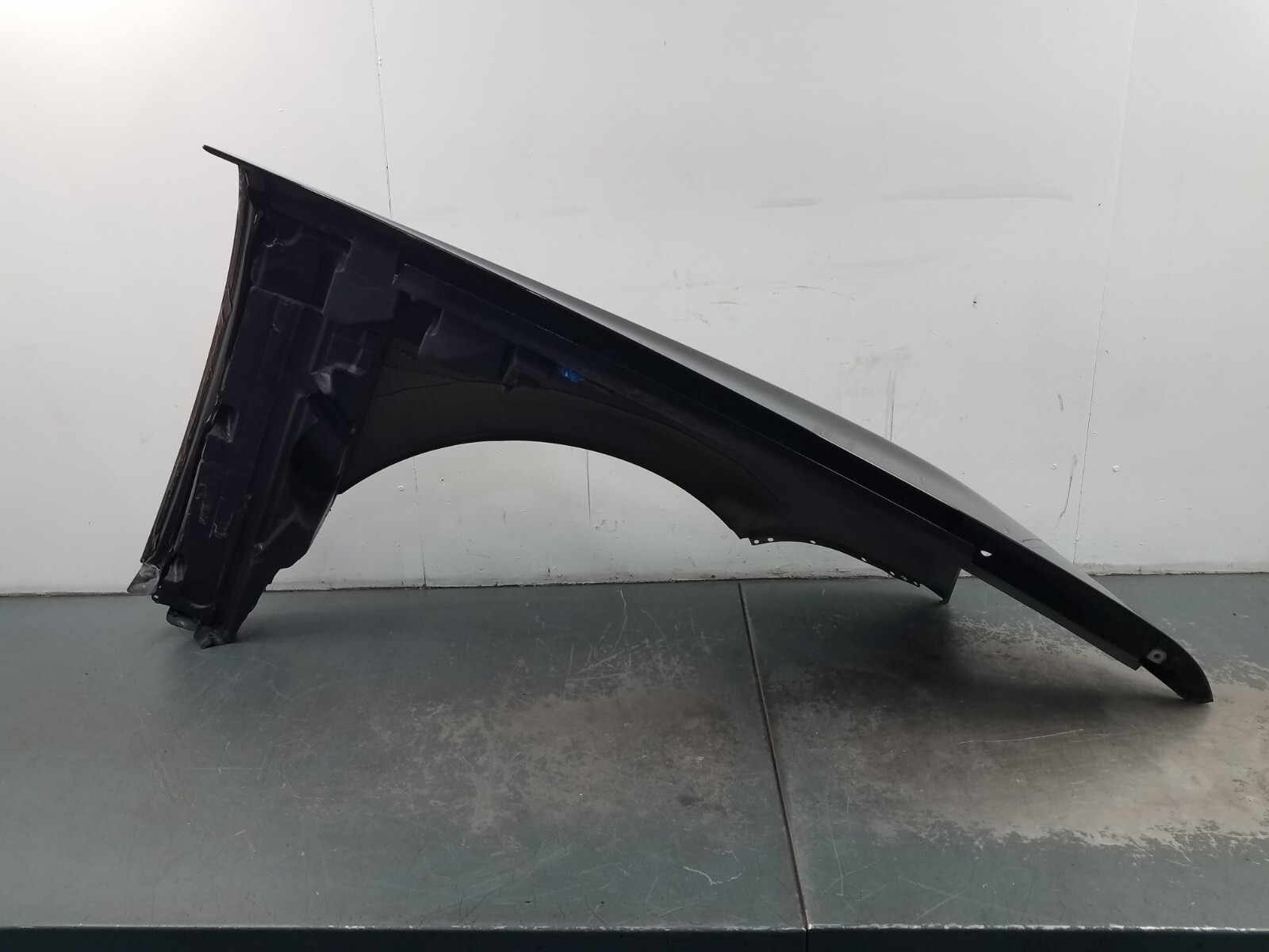 2019 - 2023 Rolls-Royce Cullinan Left Driver Fender - * #8000 Q8-5