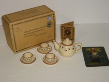 1999 Boyds Bears  Friends Bearware Pottery Works Catlin's Mini Tea Set  Pin