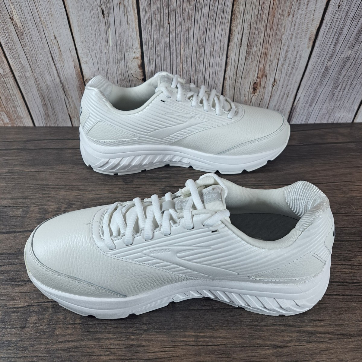 Brooks Addiction Walker 2 White Leather Walking Sneaker Women's Sz
