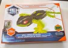 HEX BOTS Wall Crawler Gecko Remote Control Toy Climbs LED Eyes Spin Master Misb