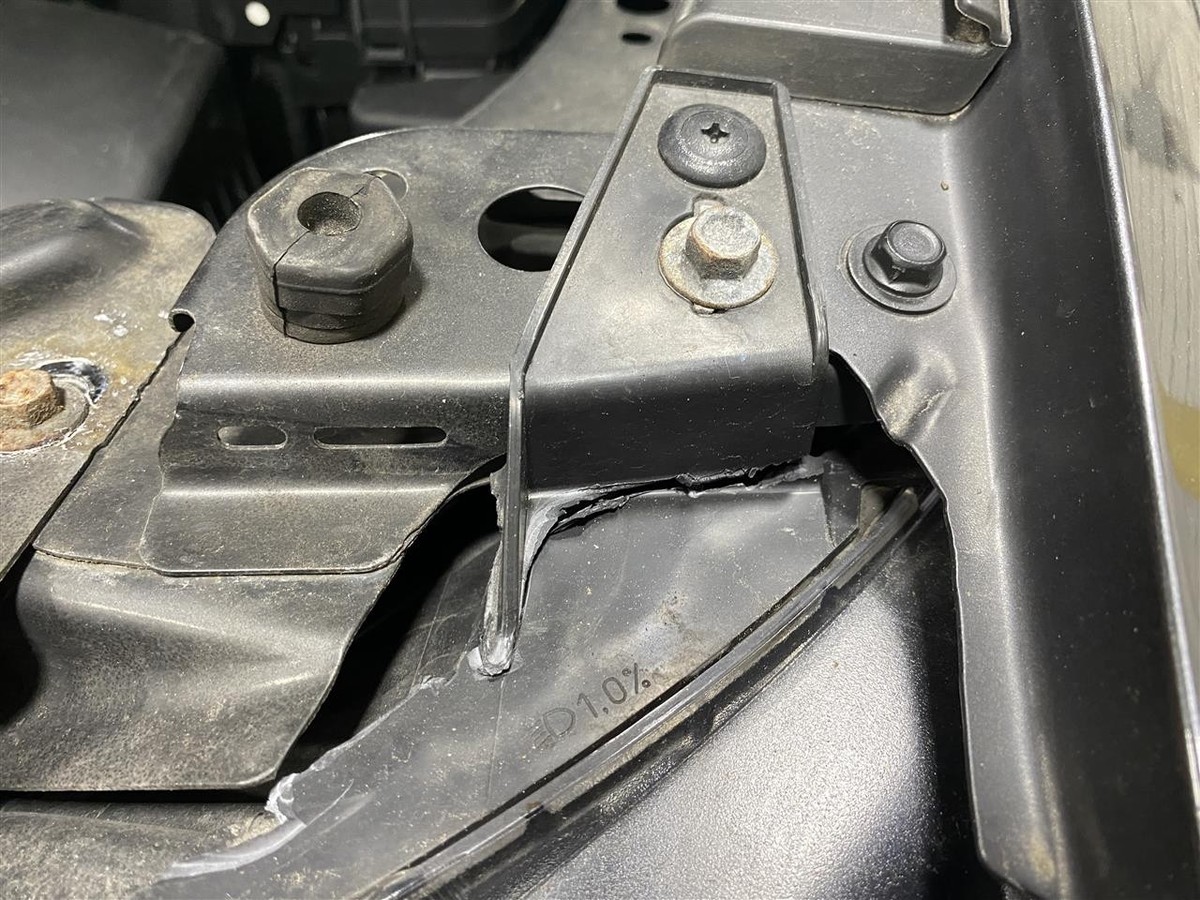 Used Front Left Lower Lower Control Arm Front fits: 2016 Mazda CX