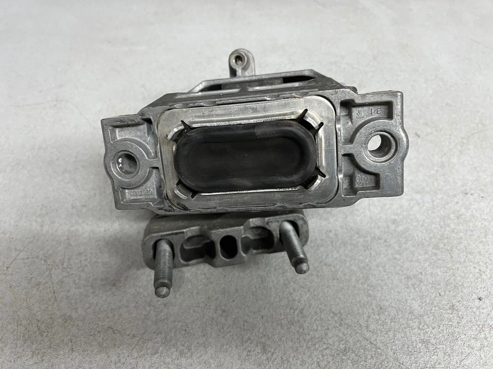 2015 Volkswagen Beetle Convertible Engine Mount Front 1K0199262CN  OEM Foto 3 de 4