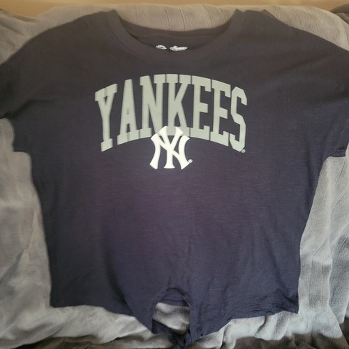 Genuine Merchandise Campus Lifestyle Woman's New York Yankees Crop Top M New