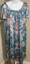 Vintage Lorraine Soft Floral Flowing Silky Anthron Nylon Nightgown Lace Small