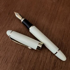 Jinhao Fountain Pen 18K Gold Plated Nib Gold Tone Banded Cream White