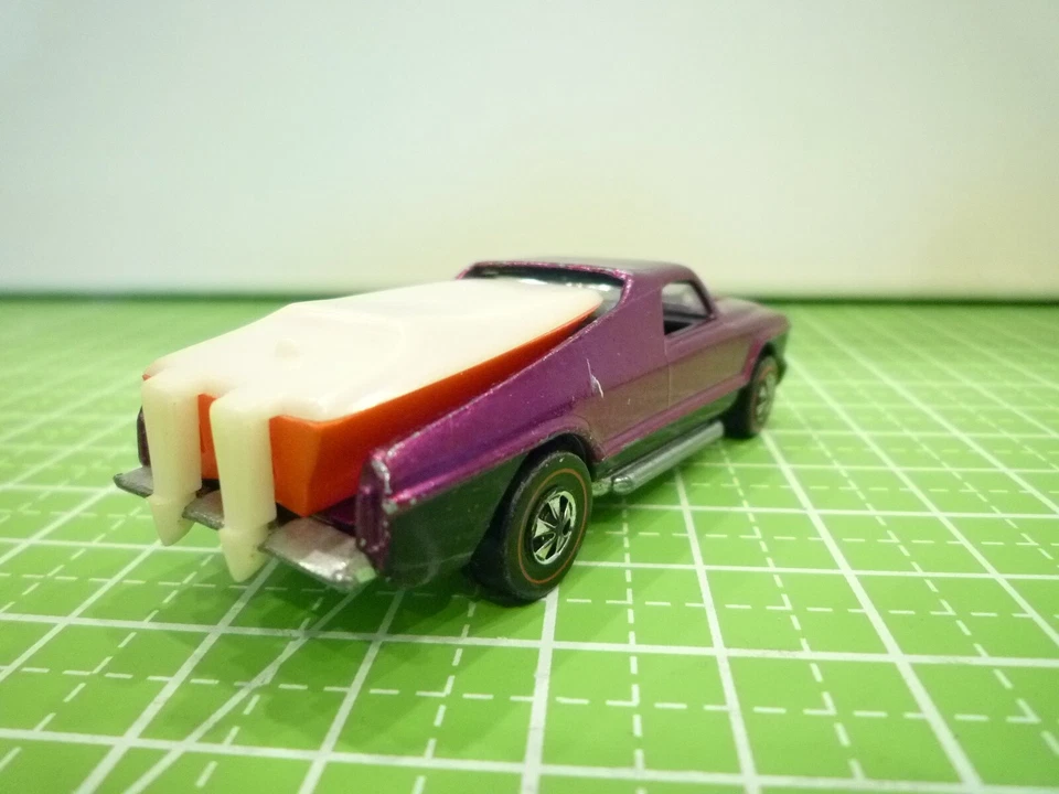 Hot Wheels Redline 1970 Seasider Magenta w/ Boat - Excellent Condition - Image 4 of 4