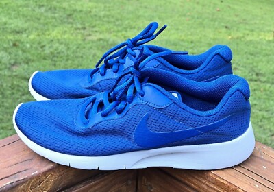 NIKE Tanjun Boys Blue and White Running Shoes Sneakers  display picture 3