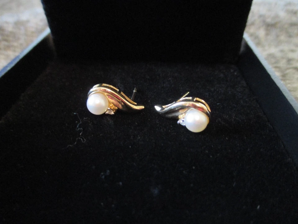10K YELLOW GOLD PEARL DIAMOND STUD EARRINGS by LGL VIP   2.42g - Image 4 of 4