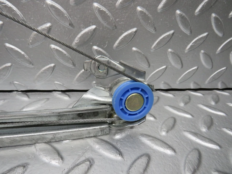 Regulador de ventana manual trasero izquierdo Mercedes-Benz W201 190E Foto 4 de 4