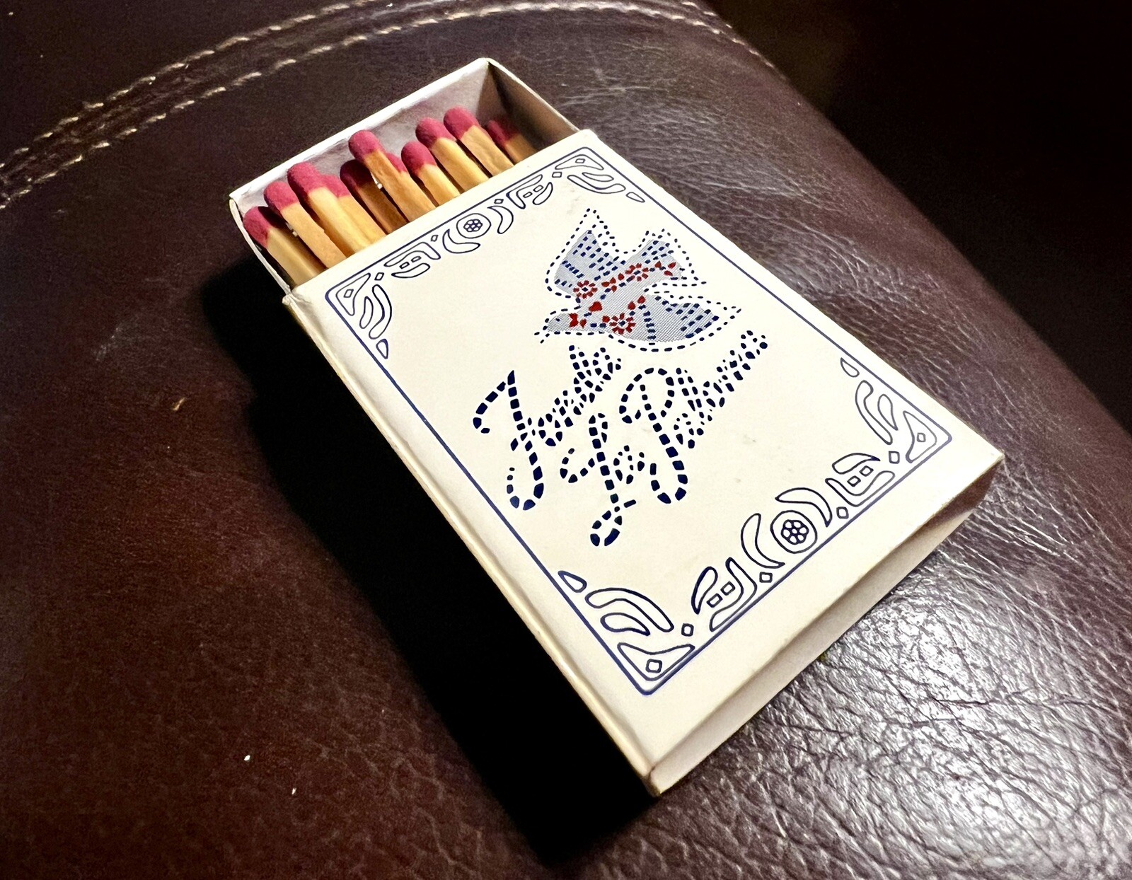 Fonda La Paloma/inn Of The Dove, New York City, Full Unstruck Matchbox