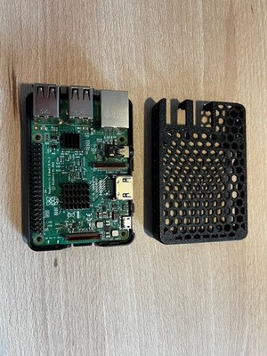 Raspberry Pi 3 Model B V1.2 1GB 4-Core  WiFi, Bluetooth, Case, Netzteil 5V/2A