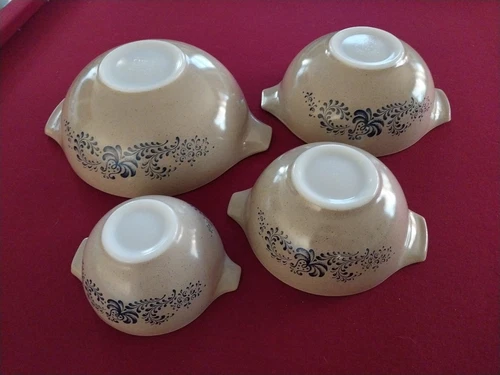 Pyrex Cinderella Homestead Nesting Mixing Bowls tan with blue floral