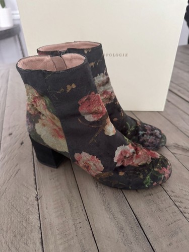 Anthropologie Printed Velvet Block Heel Ankle Boots Black Floral Size 7 - Picture 9 of 14