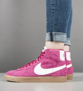 nike blazer pink suede