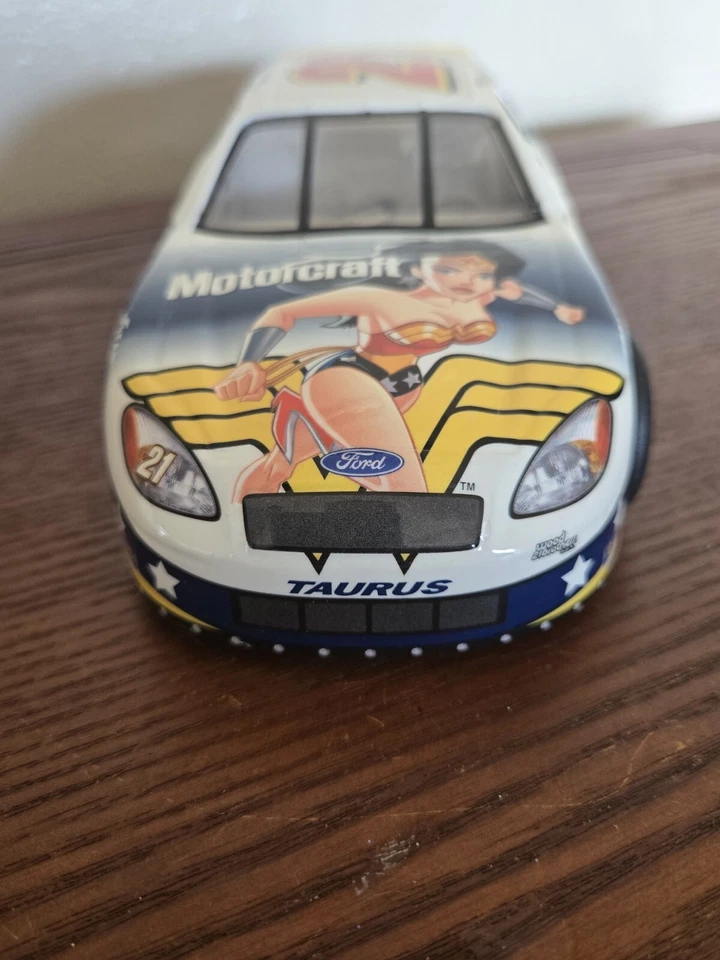 Nascar 1:24 Ricky Rudd #21 Wonder Woman Motorcraft Ford Taurus 2004 sin caja Foto 2 de 4