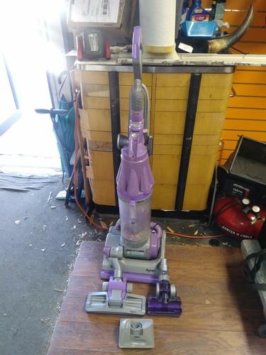 DYSON - DC07 Animal Bagless Vacuum 