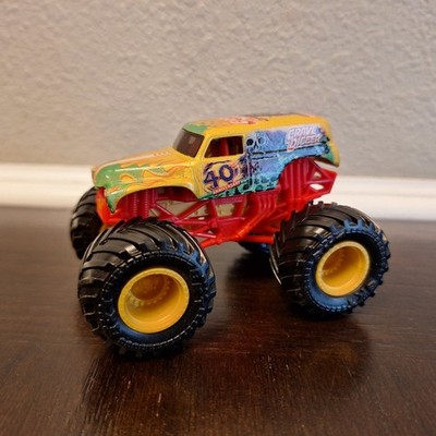 Monster Jam GRAVE DIGGER  1:64- 40th Anniversary Diecast RARE Gold EDITION 