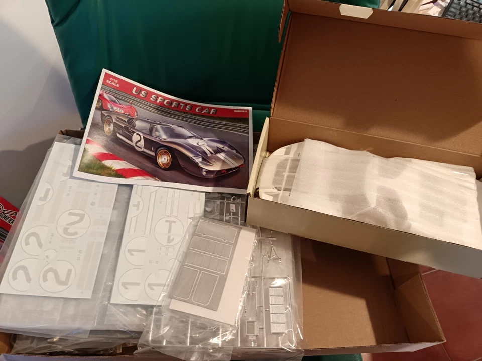 Ford GT40 - Magnifier (Trumpeter) 1/12 - Immagine 2 di 2