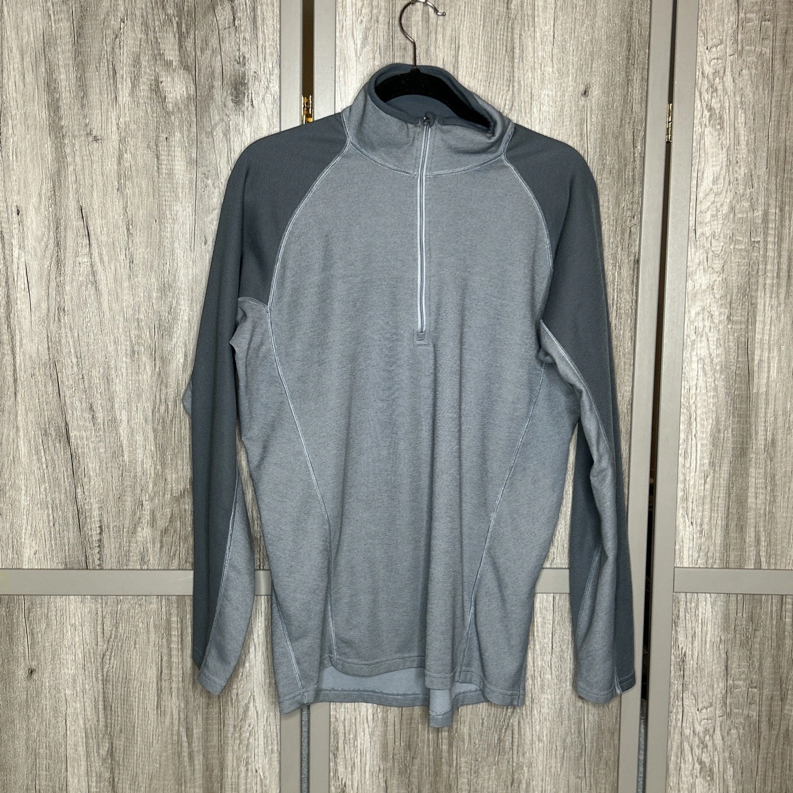 Patagonia Base layer Top Men Size L High Neck Quarter Zip Outdoor Hiking Gray