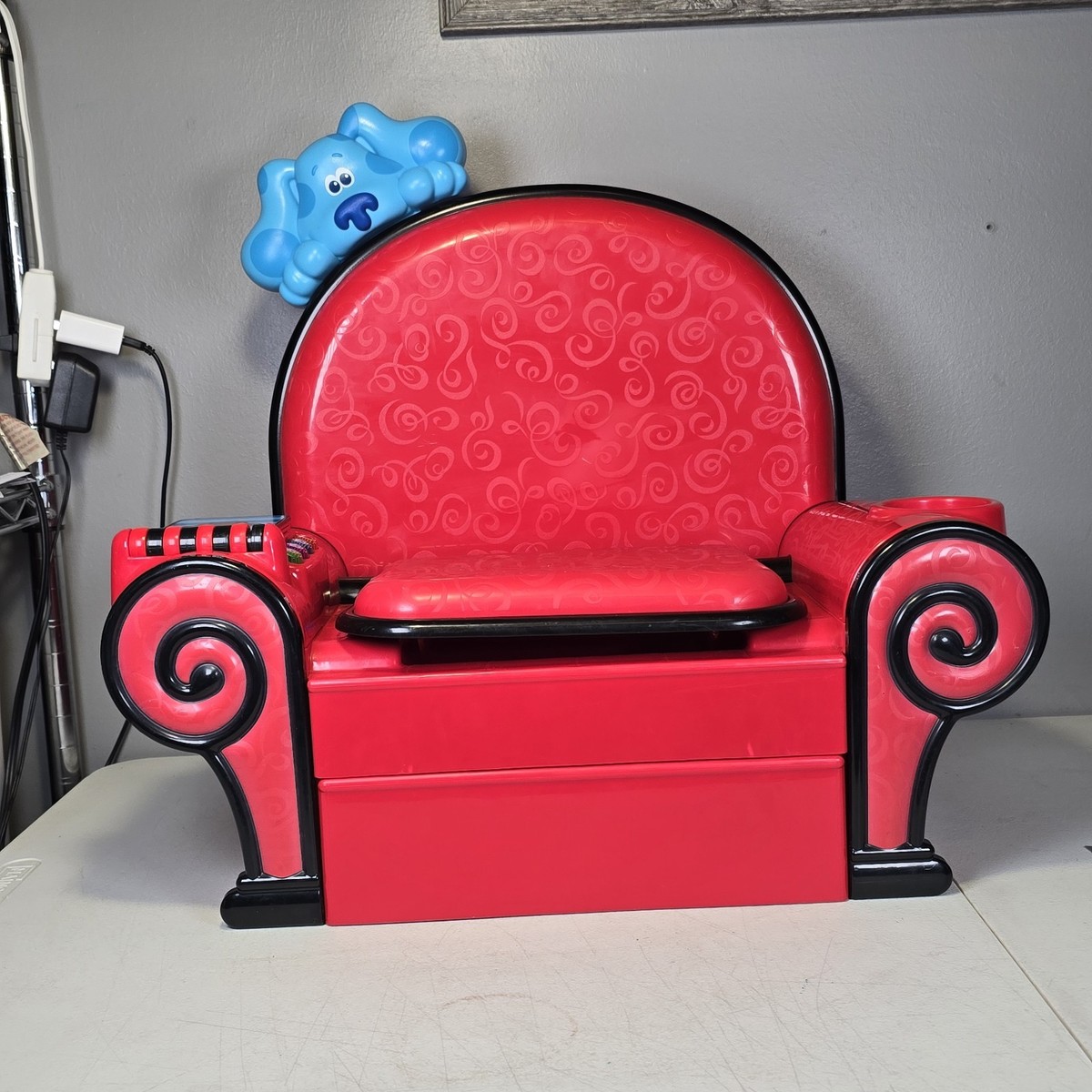 Blues Clues Thinking Chair Joe