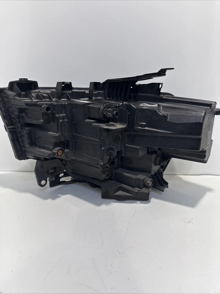 Faro de pasajero Doge Ram 2500 3500 2019-2024 Foto 4 de 4