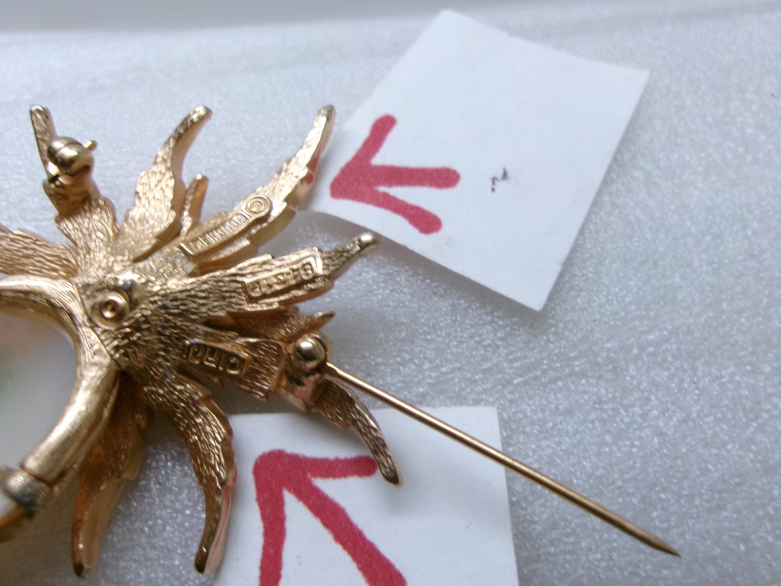 Boucher Pineapple Brooch MOP Shell Tiny Rhineston… - image 10