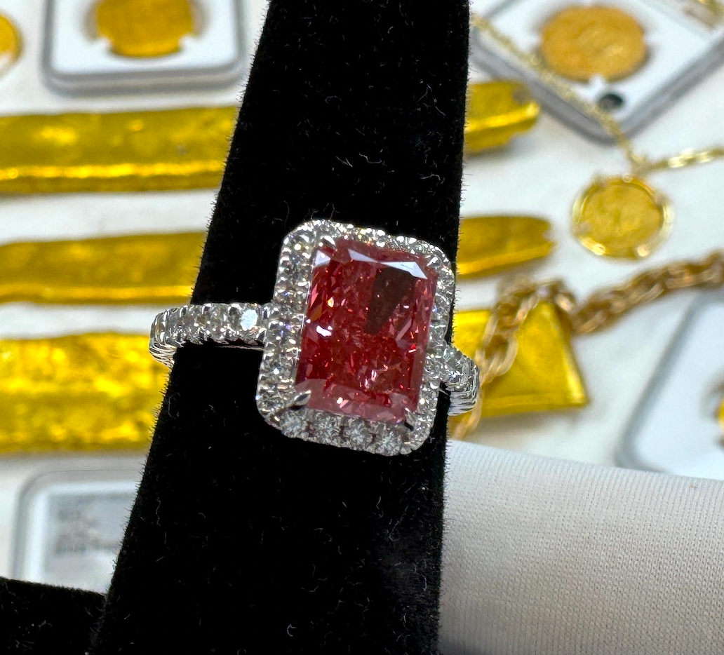 BRAND NEW! FANCY VIVID PINK DIAMOND RING VS2 Clarity VVS1 Certified  IGI