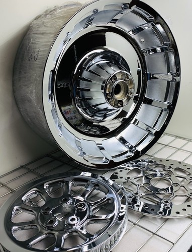 HARLEY SOFTAIL FAT BOY 2018 -25 REAR CUSTOM CHROME WHEEL ROTORS OEM EXCHANGE - Picture 5 of 17