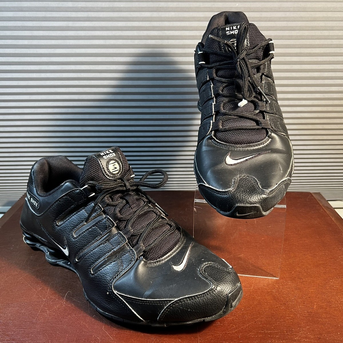 靴 shox NIKE Nike Shox NZ 2019 White Leather Black Swoosh Sneakers 501524-106
