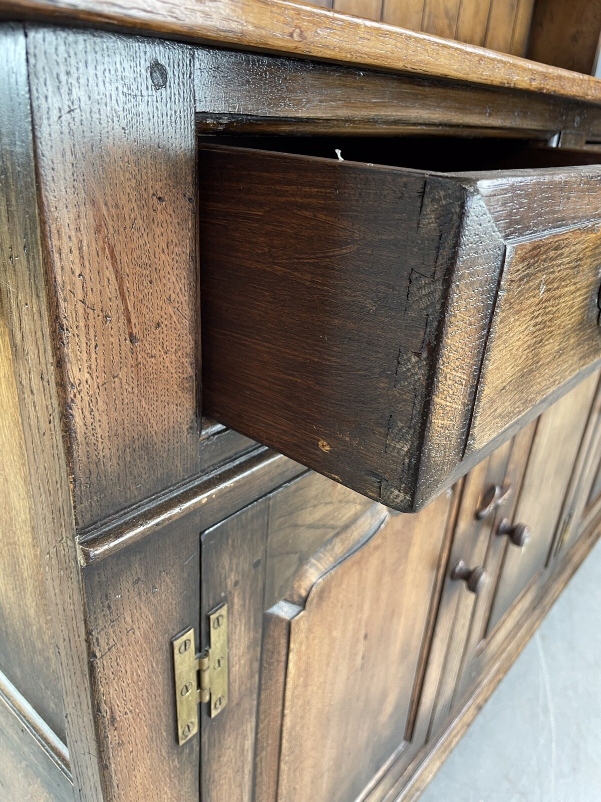 Titchmarsh And Goodwin Solid Oak Welsh Dresser And Rack Model RL 19855